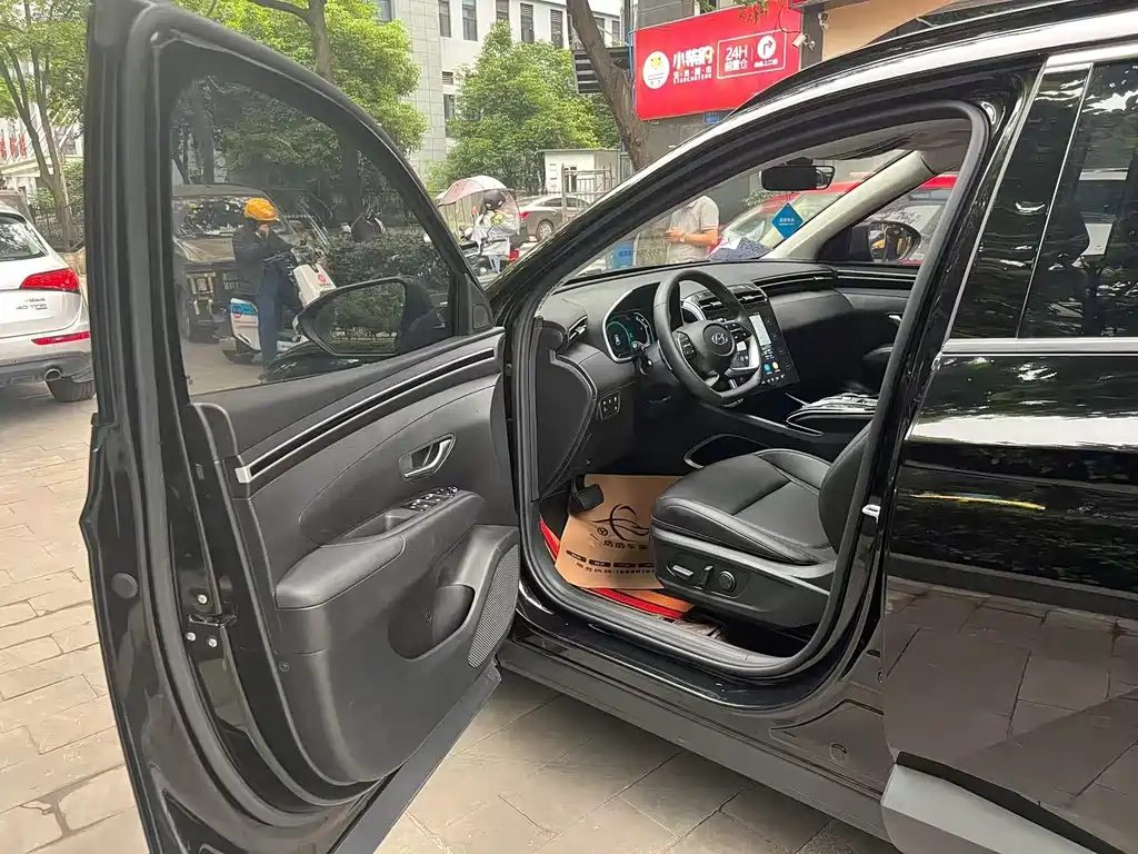 HYUNDAI TUCSON 2023