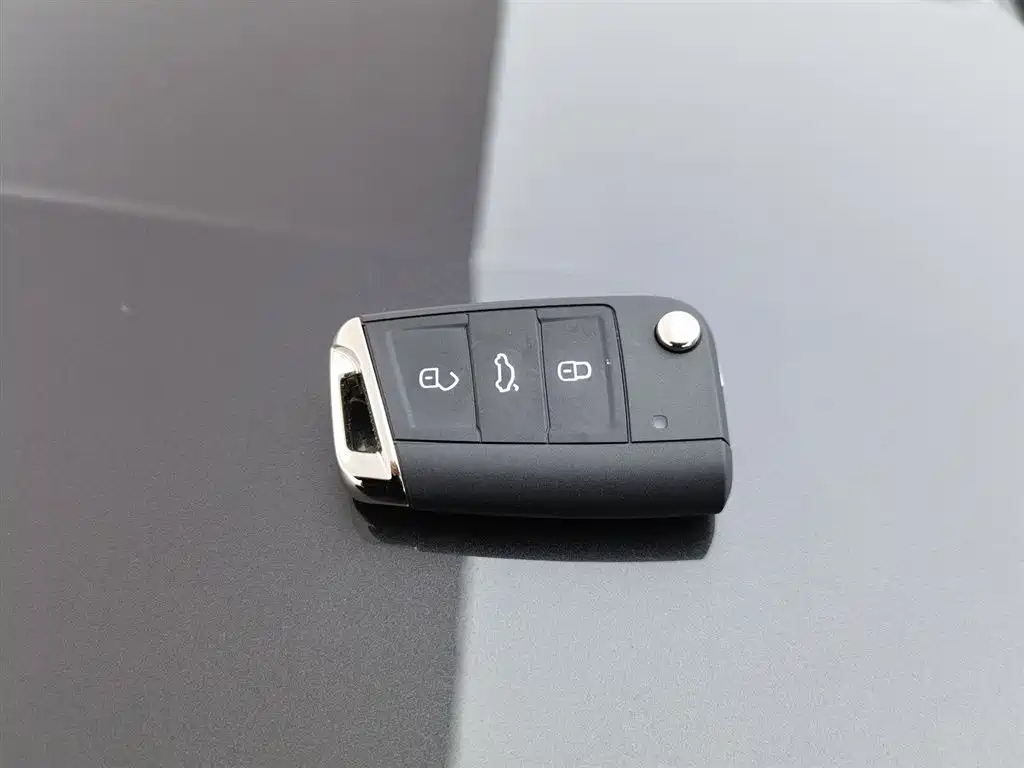 VOLKSWAGEN TAYRON 2024