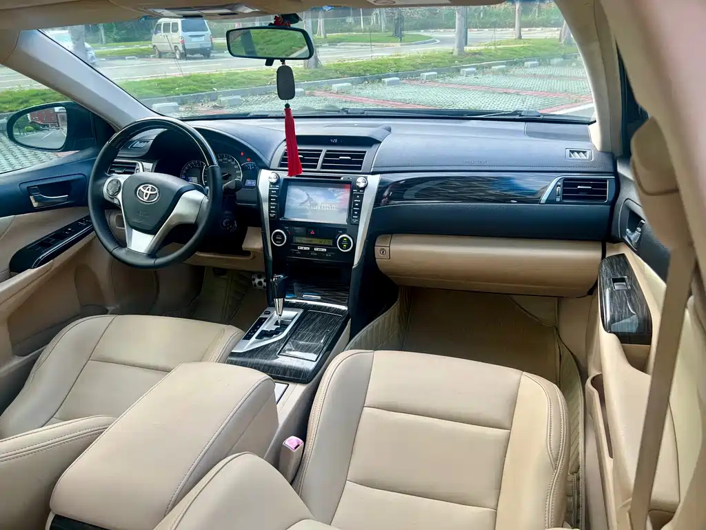 TOYOTA CAMRY 2012