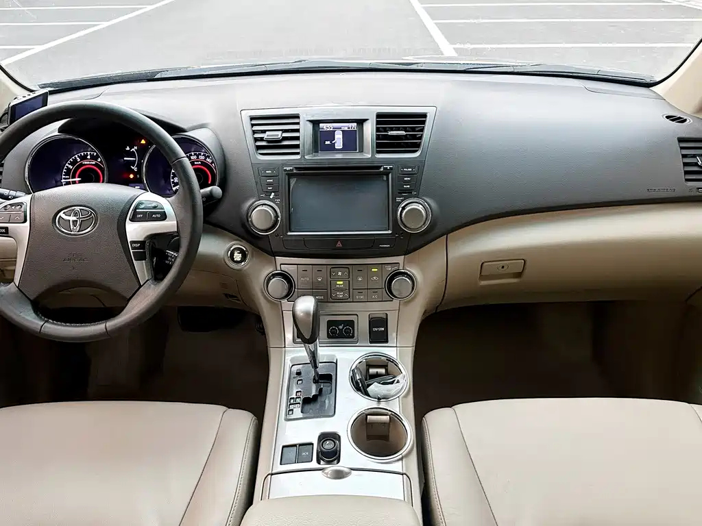 TOYOTA HIGHLANDER 2014