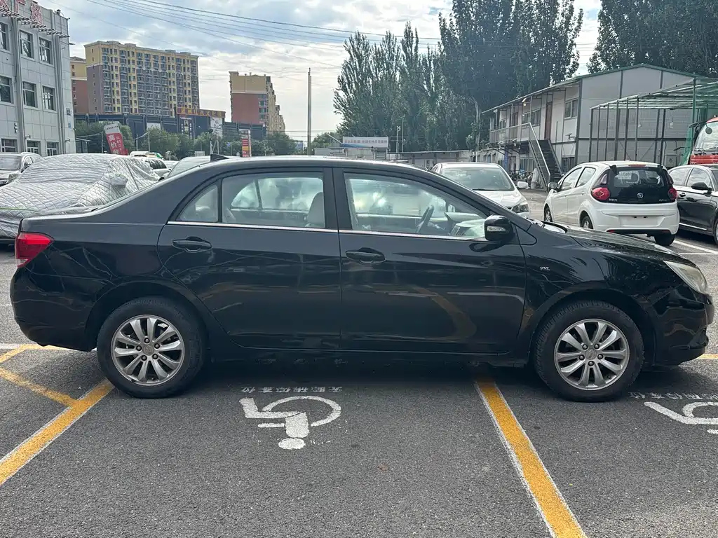 BYD SURUI 2014