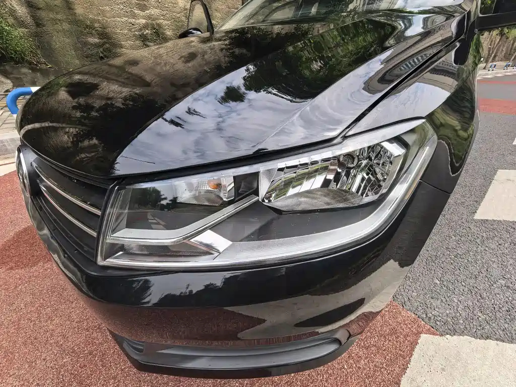 VOLKSWAGEN SANTANA 2016