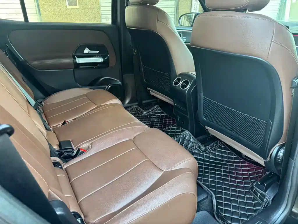 MERCEDES BENZ GLB 2023