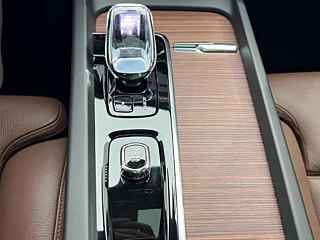 VOLVO XC60  2024 YEAR B5 4WD  DELUXE EDITION 2024