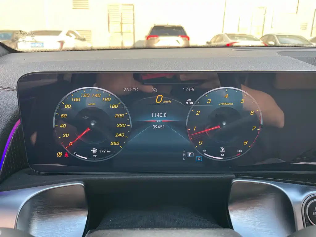 MERCEDES BENZ GLB 2023