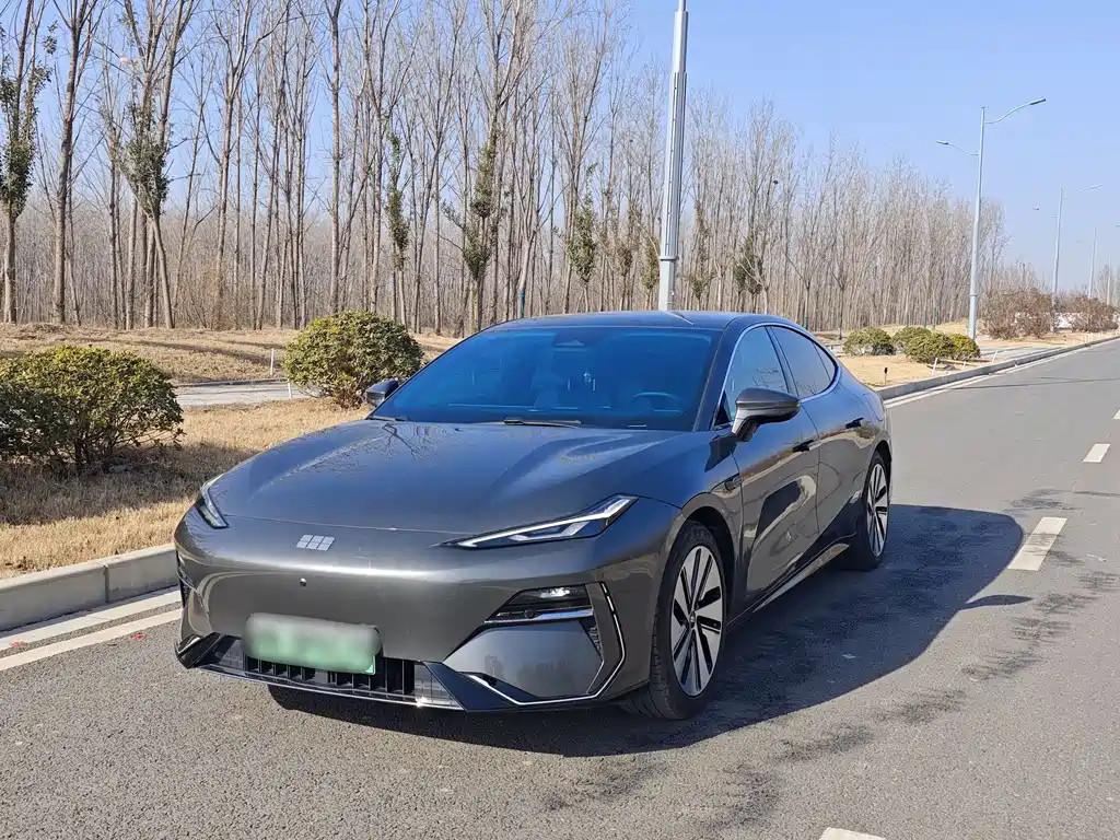 GEELY GALAXY GALAXY E8 2025