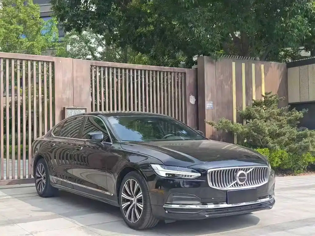 VOLVO S90 2022