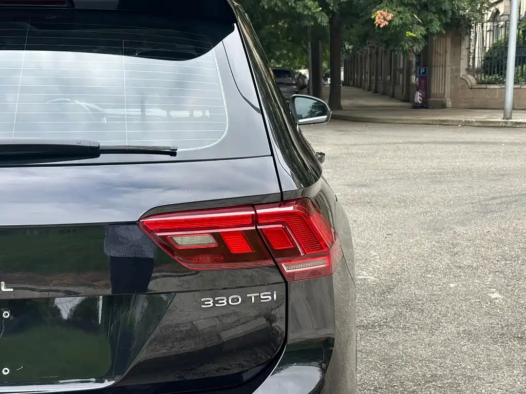VOLKSWAGEN TIGUAN L 2021