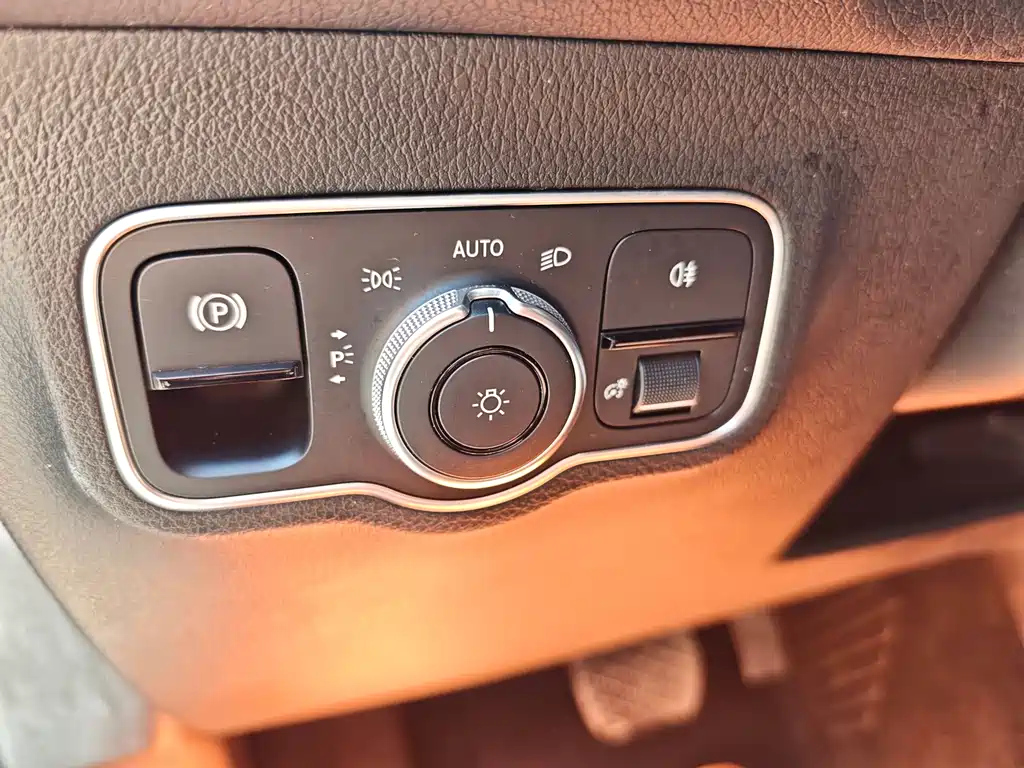 MERCEDES BENZ GLB 2021