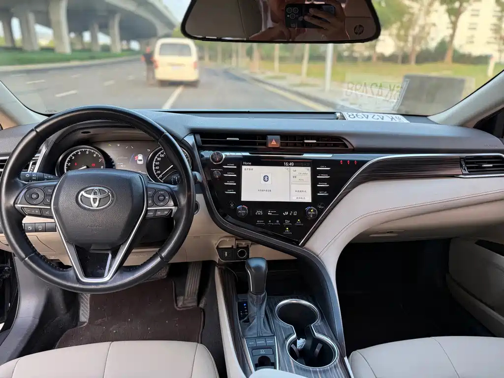 TOYOTA CAMRY 2018
