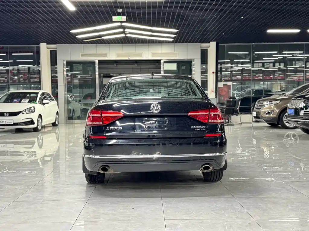 VOLKSWAGEN PASSAT 2016