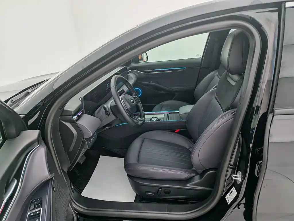 FORD MONDEO 2025