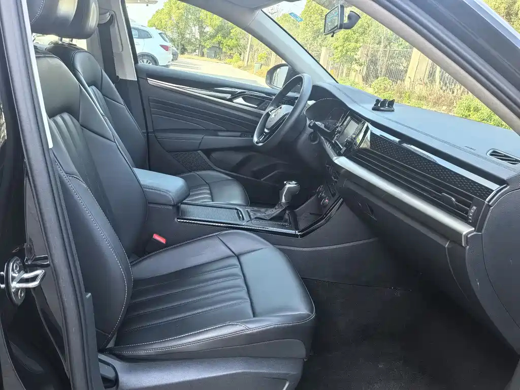 VOLKSWAGEN PASSAT 2019