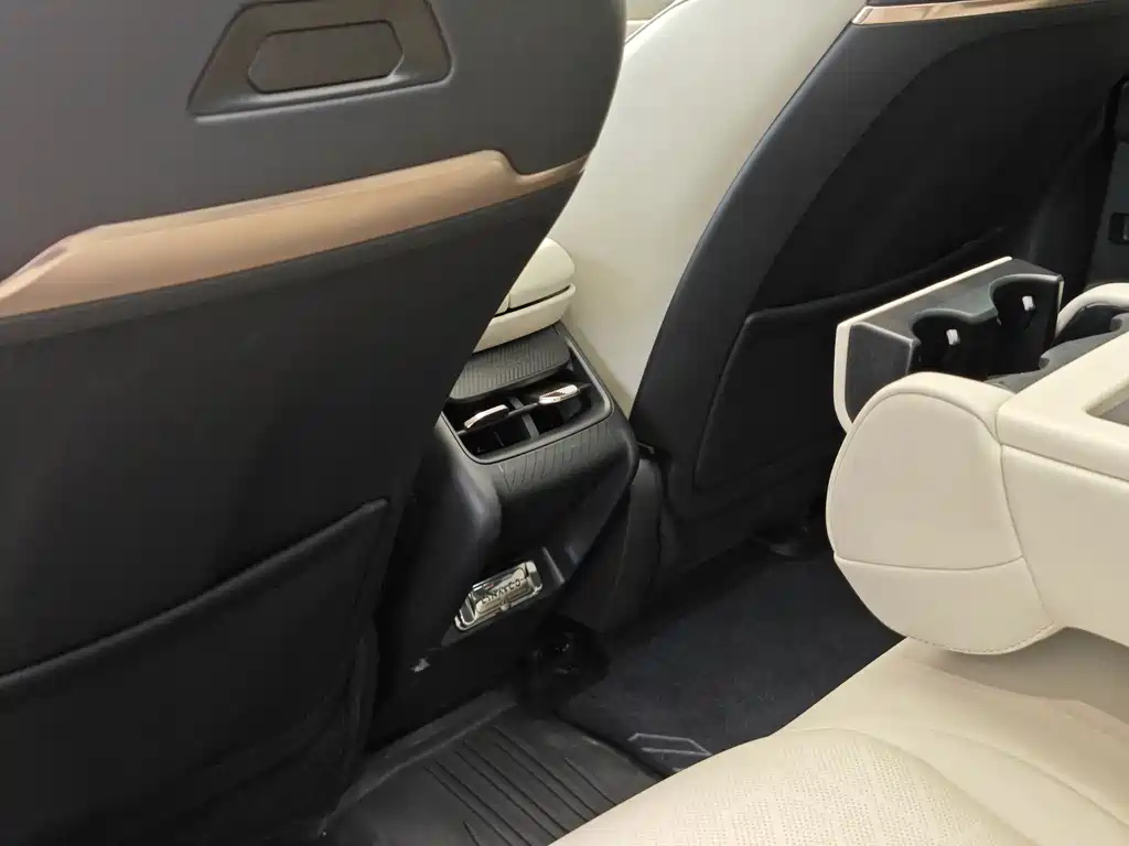 LYNK&CO 08 NEW ENERGY 2025