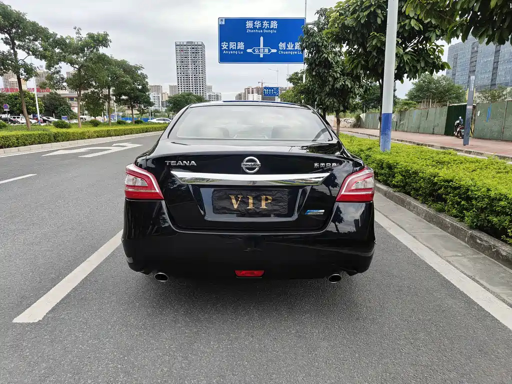 NISSAN TEANA 2015