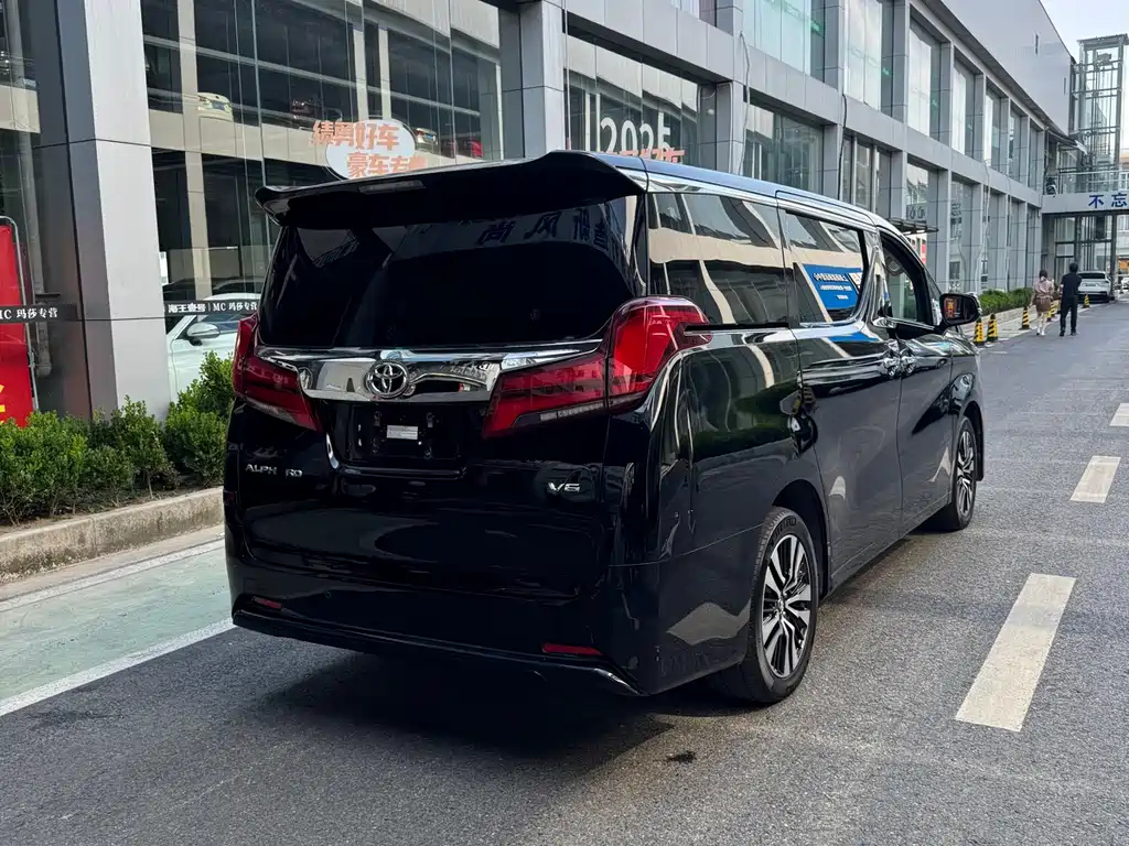 TOYOTA ALPHARD 2018
