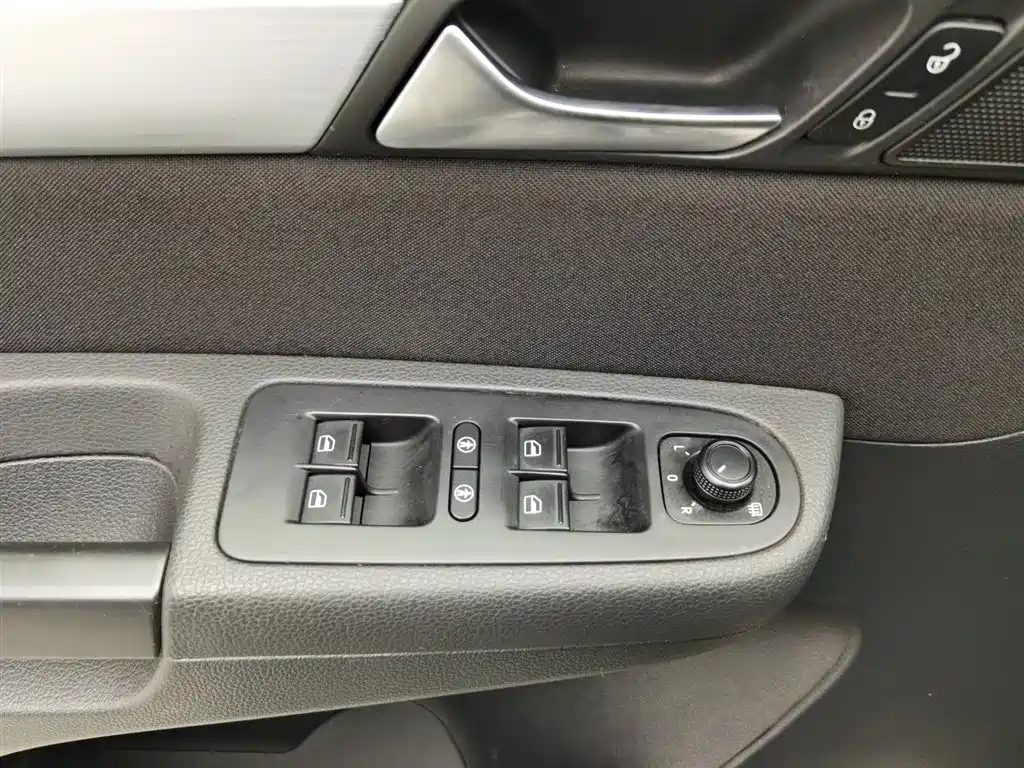 VOLKSWAGEN SHARAN 2016
