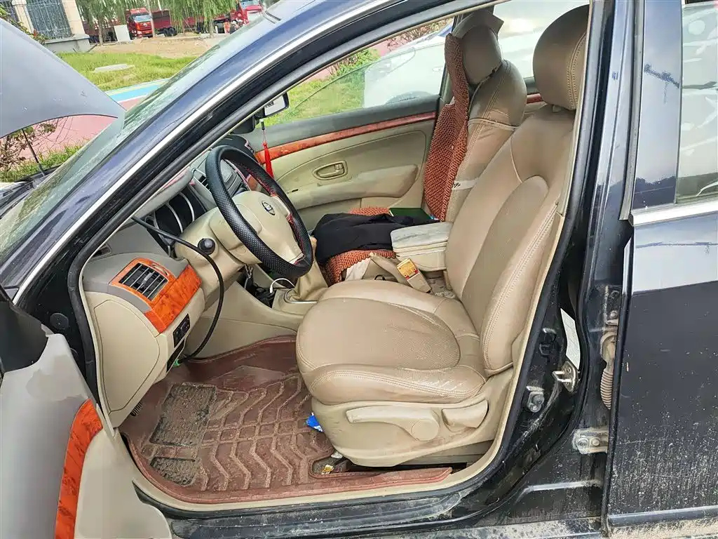 NISSAN SYLPHY 2015