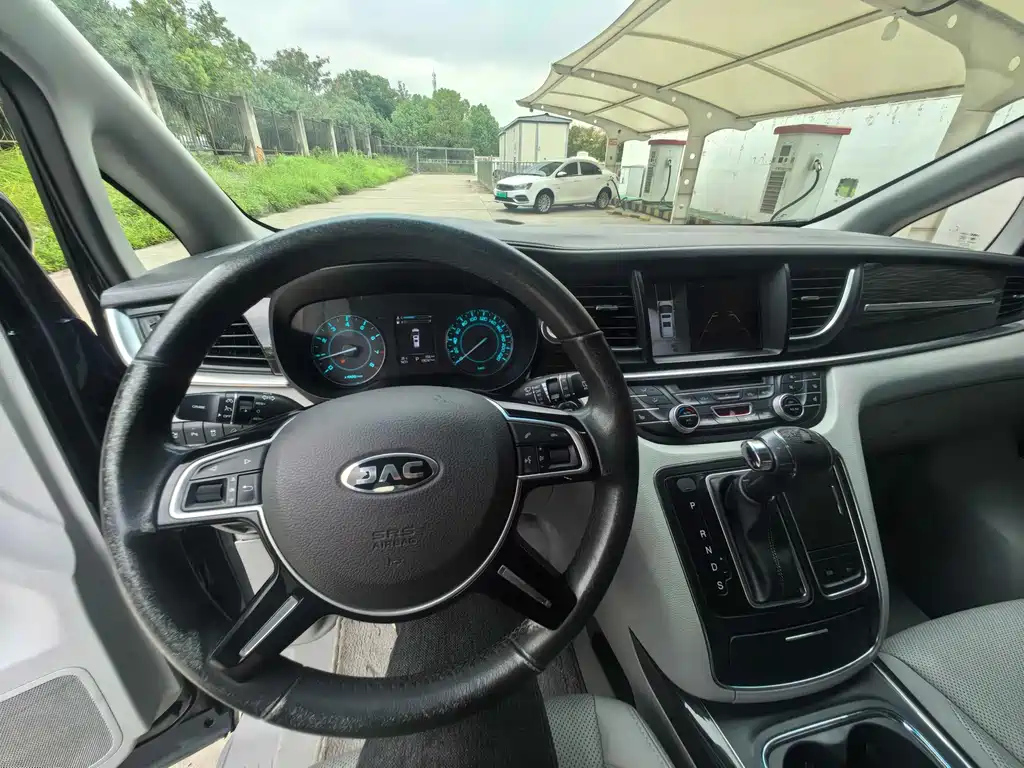 JAC REFINE M6 2018