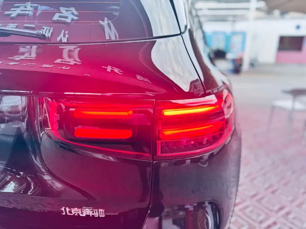 MERCEDES BENZ GLB 2024