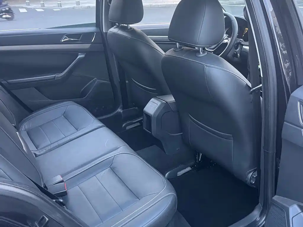 VOLKSWAGEN LAVIDA 2016