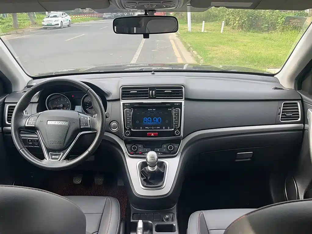 HAVAL M6 2017