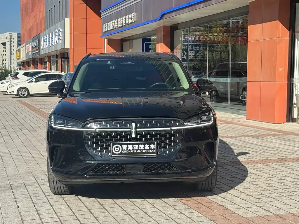 LINCOLN ADVENTURER 2024