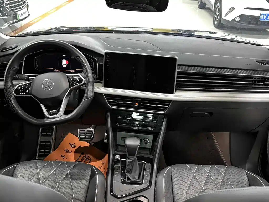 VOLKSWAGEN TIGUAN L 2023