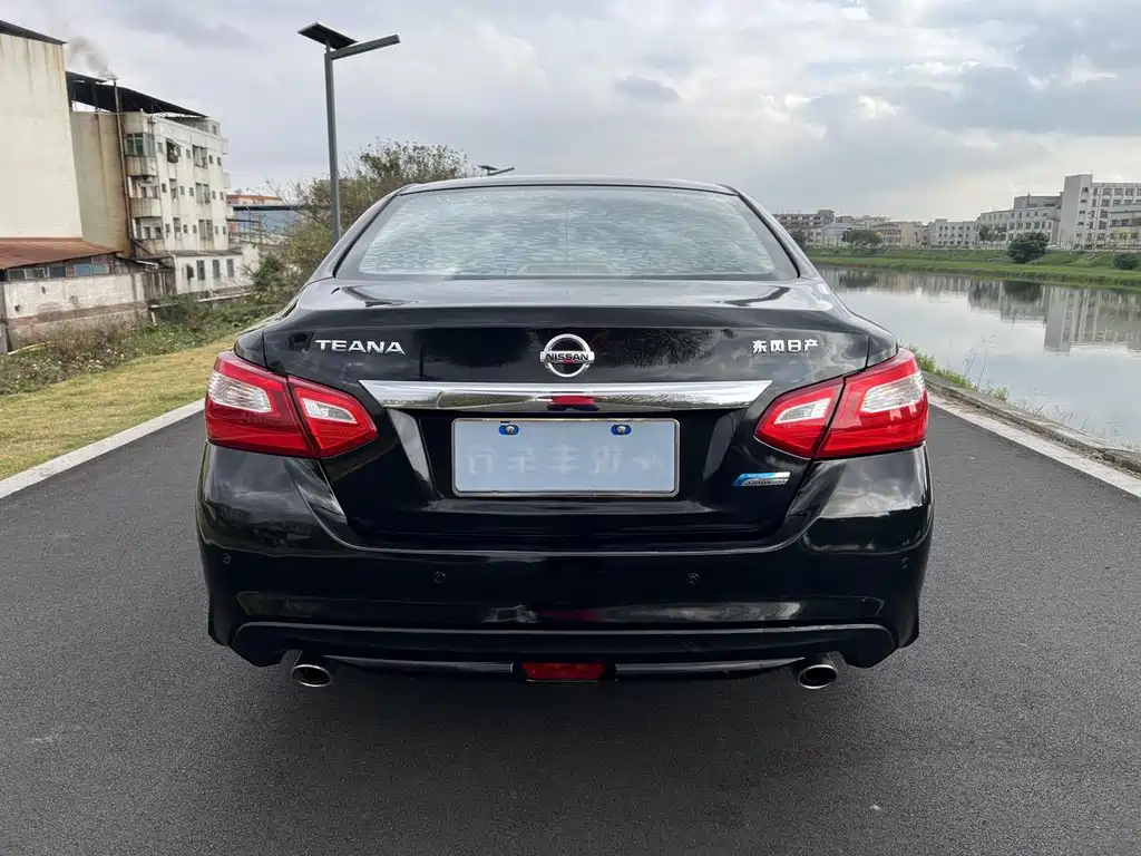 NISSAN TEANA 2016