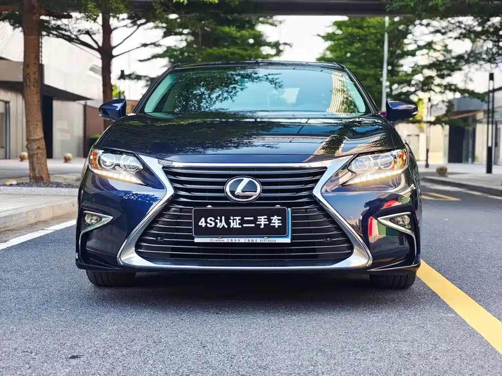 LEXUS ES 2015