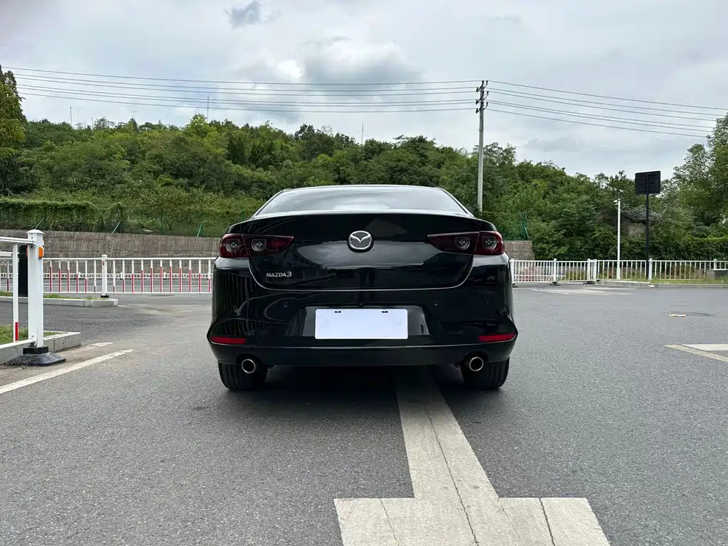 MAZDA 3 AXELA 2023