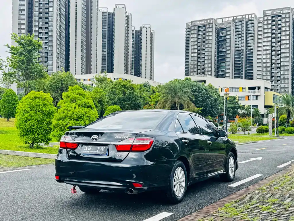 TOYOTA CAMRY 2015