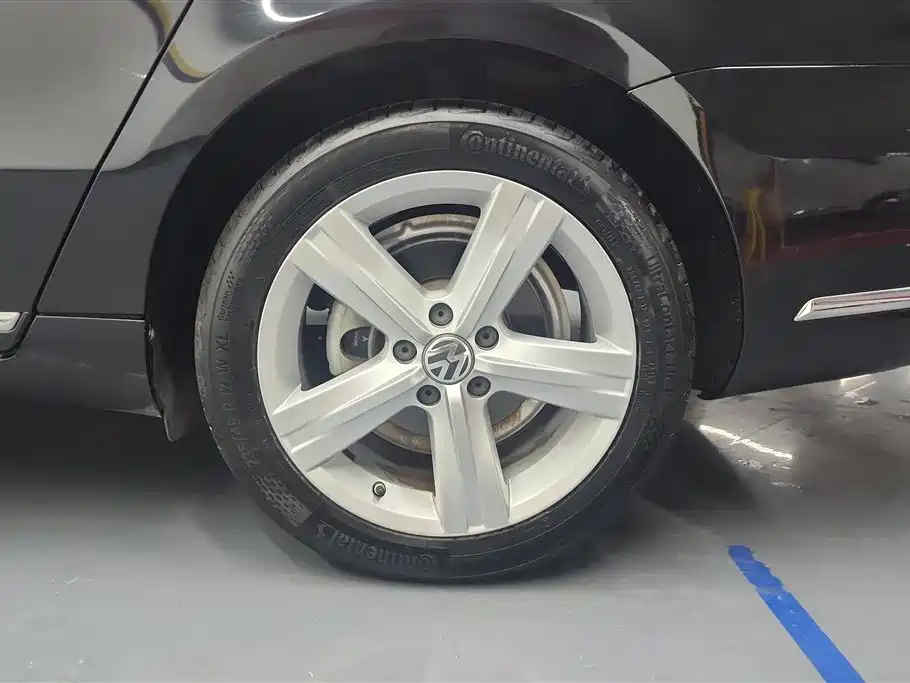 VOLKSWAGEN MAGOTAN 2016