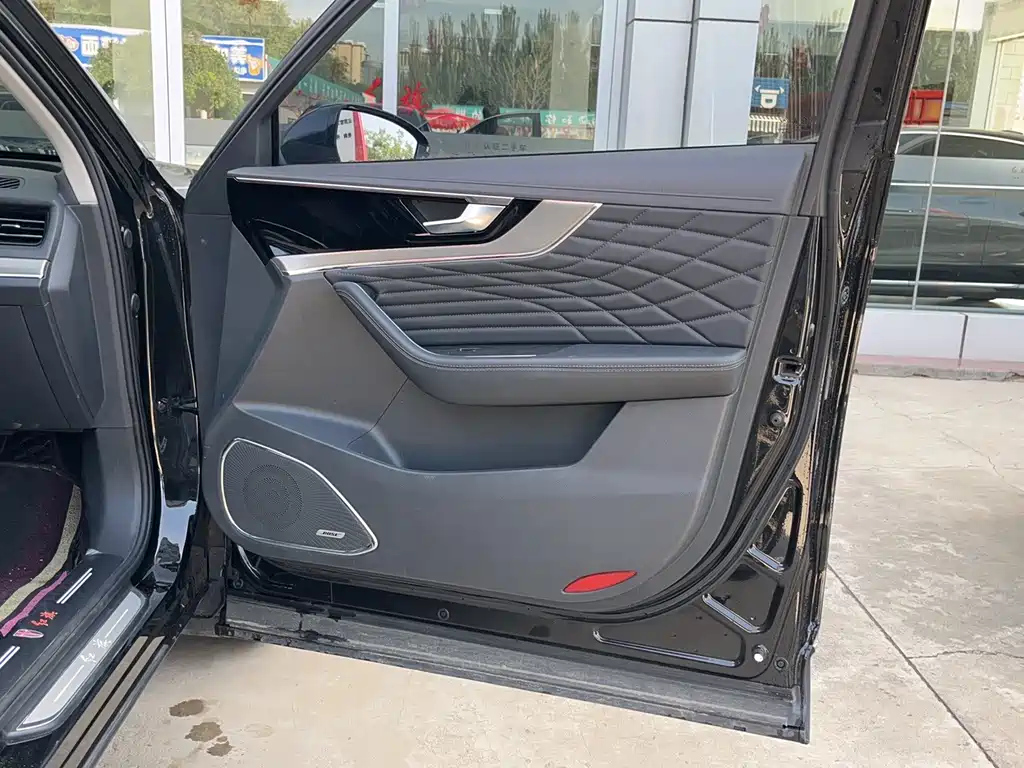HONGQI HS5 2023