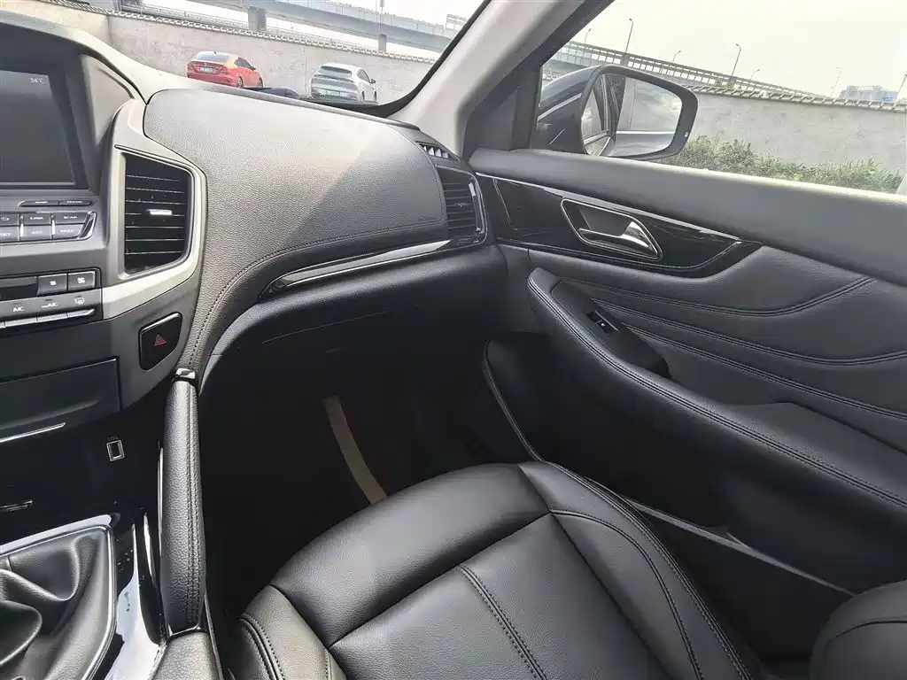 DONGFENG AEOLUS AX7 2019