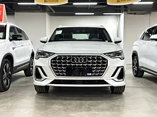 AUDI Q3  2025