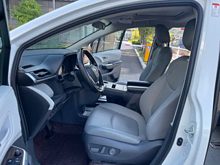 TOYOTA GRANVIA  2023 YEAR 2.5L HYBRID DELUXE EDITION 2023