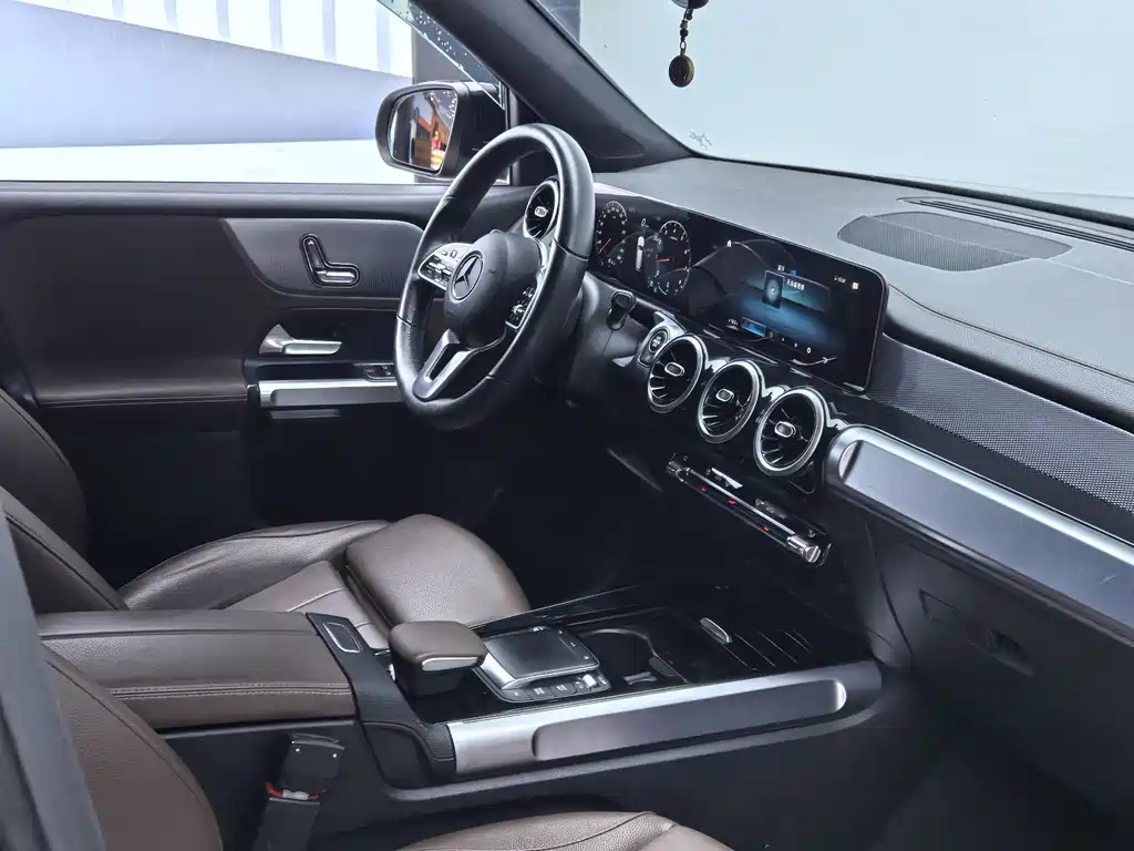 MERCEDES BENZ GLB 2022