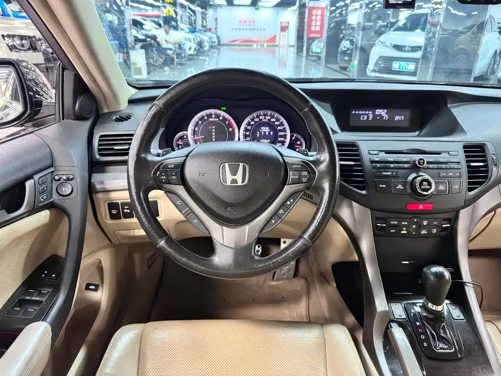 HONDA SI PLATINUM 2011
