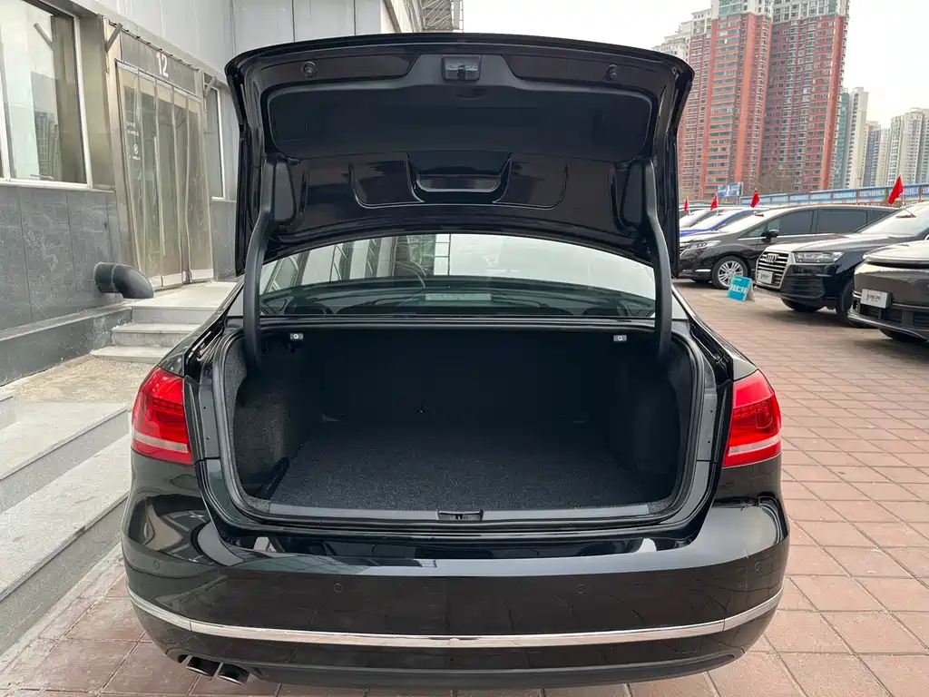 VOLKSWAGEN PASSAT 2015