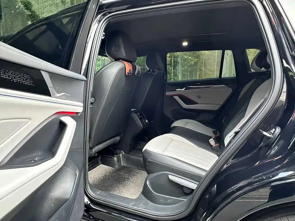 VOLKSWAGEN TIGUAN L 2025