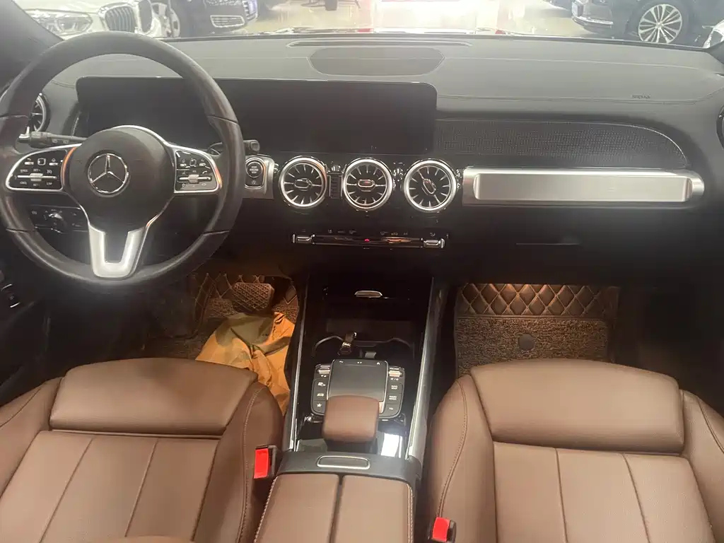 MERCEDES BENZ GLB 2021