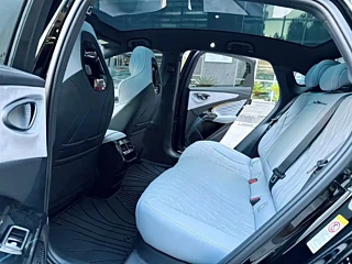 BYD SEAL  2022 YEAR 550KM STANDARD RANGE  EDITION PREMIUM 2022