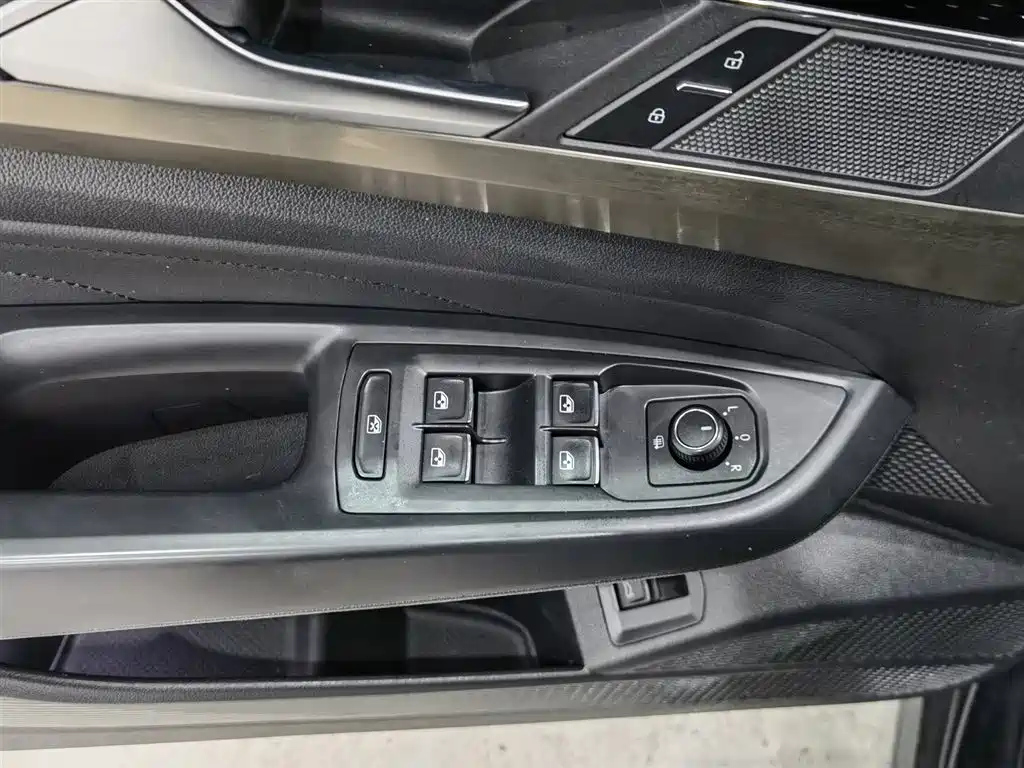 VOLKSWAGEN PASSAT 2019