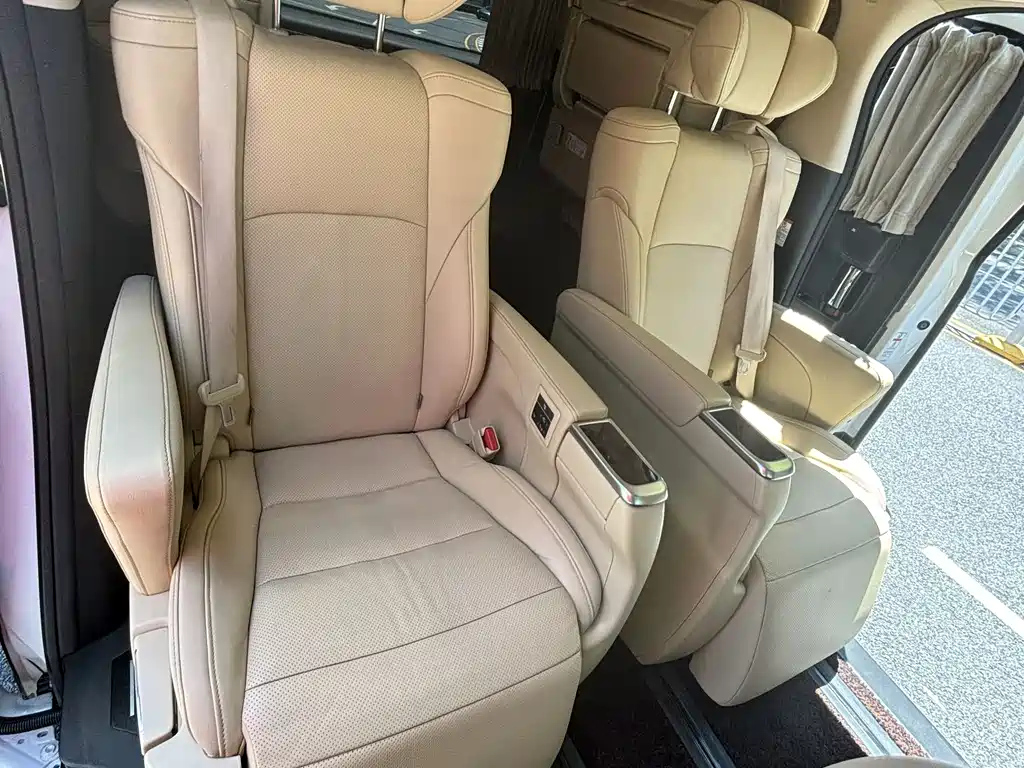 TOYOTA ALPHARD 2018