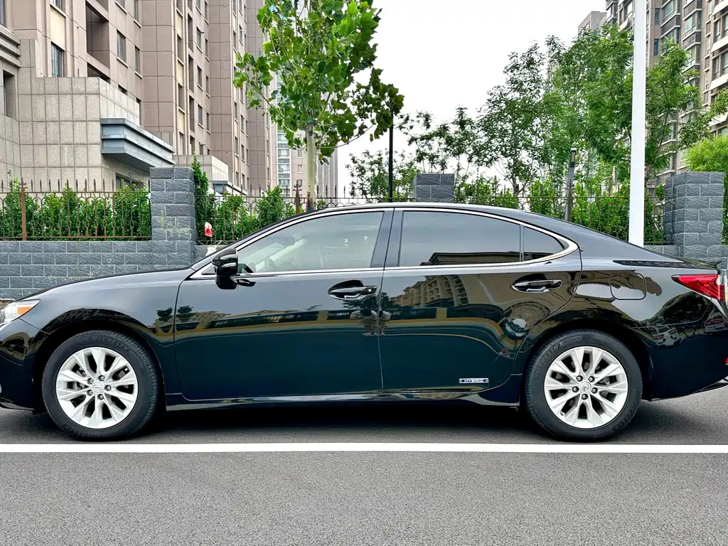 LEXUS ES 2014