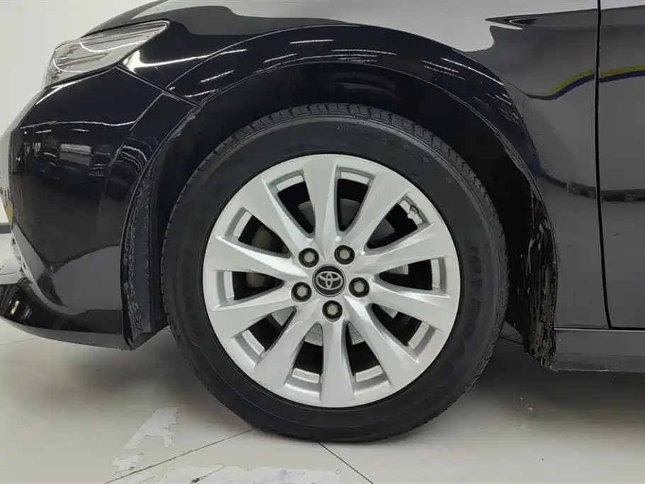 TOYOTA CAMRY 2018