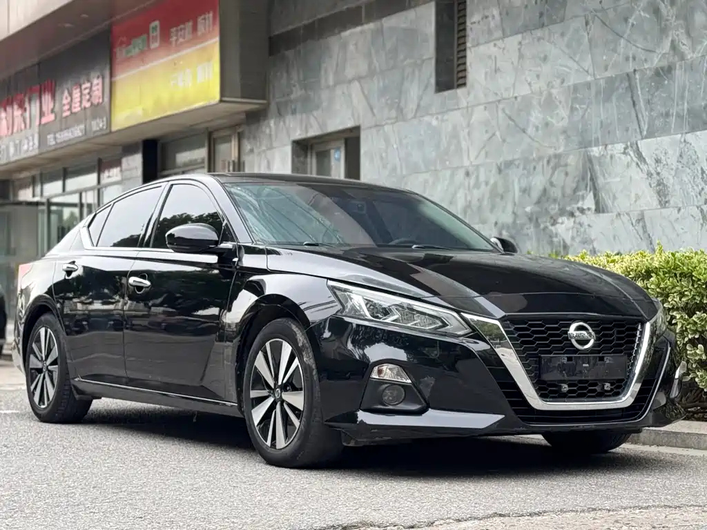 NISSAN TEANA 2022