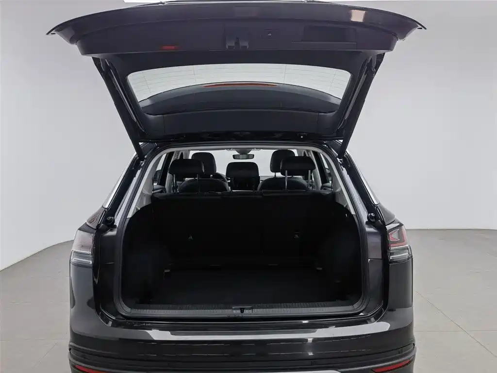 VOLKSWAGEN TAYRON 2024