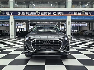 AUDI Q3  2021